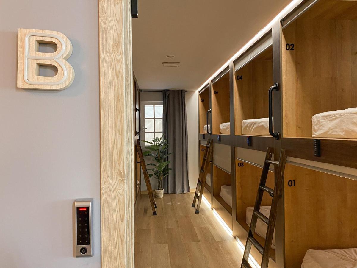 The Pod Suite Hostel Blasco Valencia Exterior foto