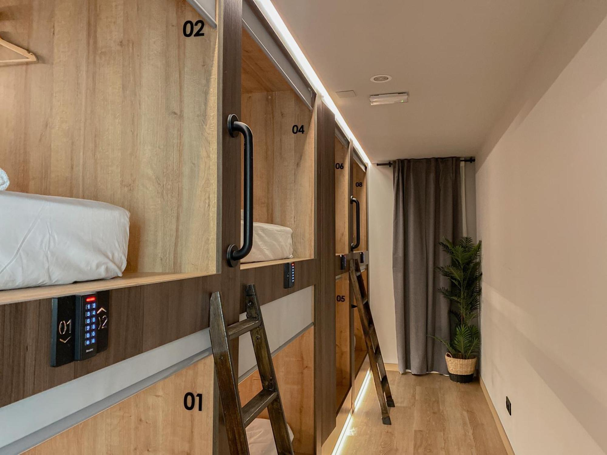The Pod Suite Hostel Blasco Valencia Exterior foto